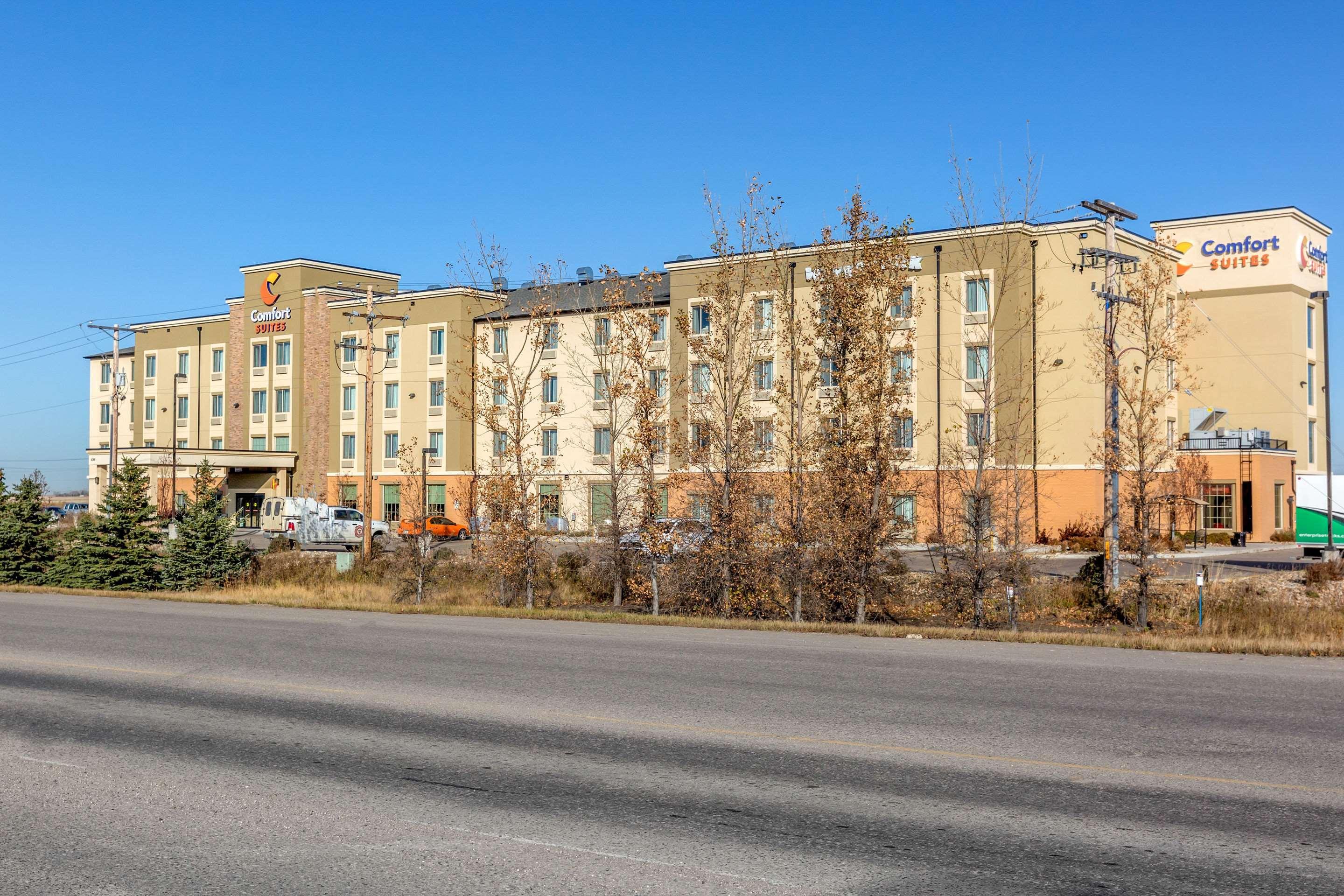 Comfort Suites Regina Bagian luar foto