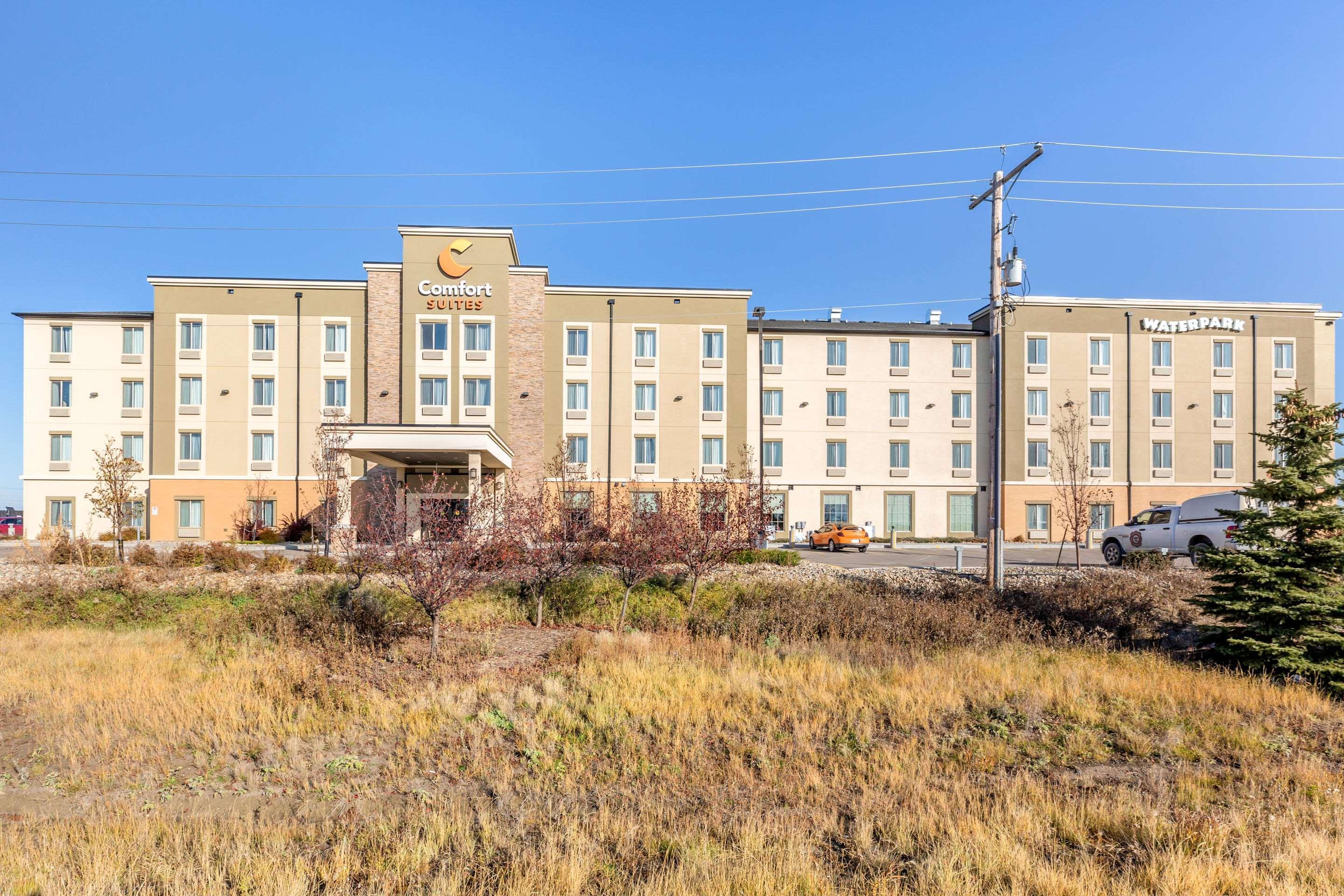 Comfort Suites Regina Bagian luar foto
