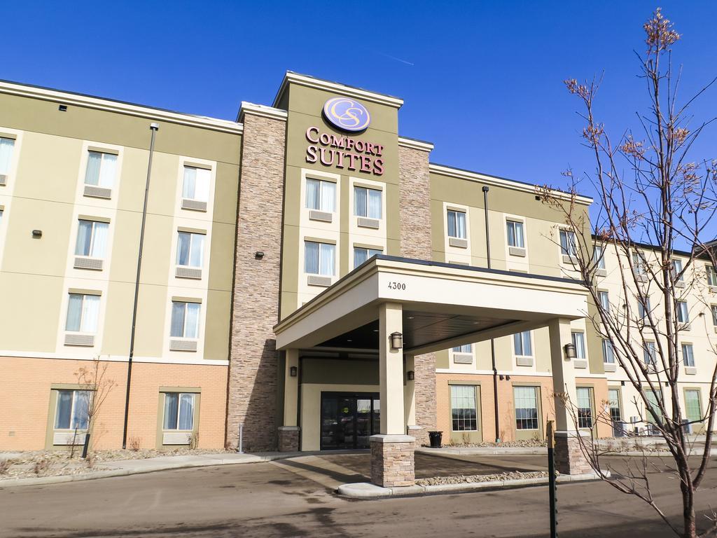 Comfort Suites Regina Bagian luar foto
